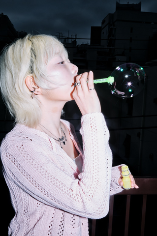 Petit flower pinky ring