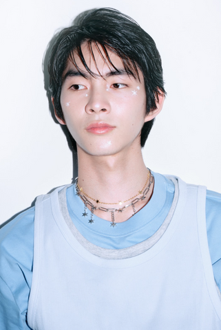Mini hexagram choker