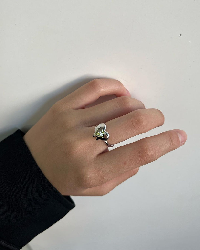 Drop heart pinky ring