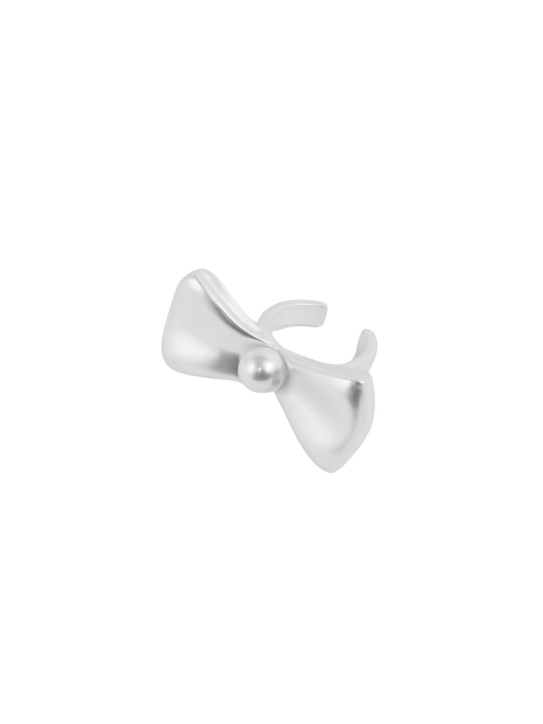 Pearl party ribbon ring