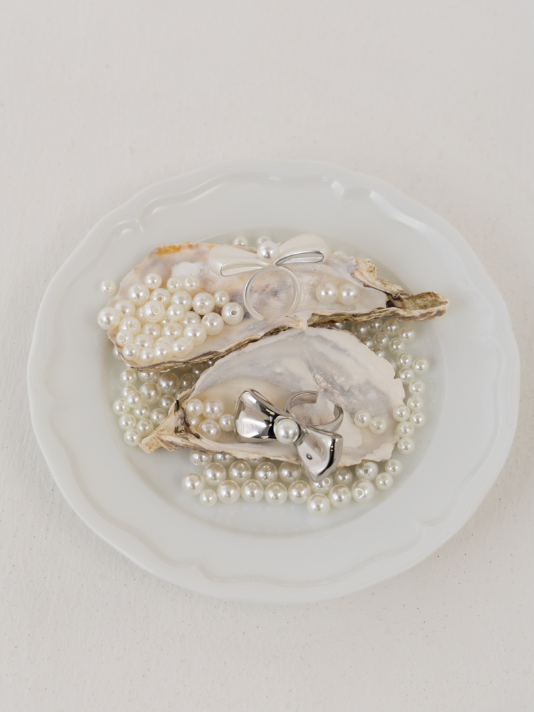 Pearl party ribbon ring