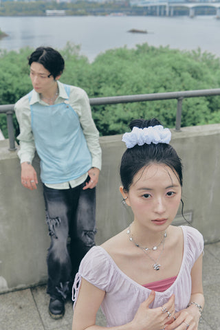 Jumping motion necklace