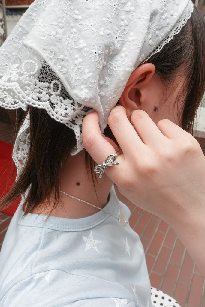 String ribbon ring