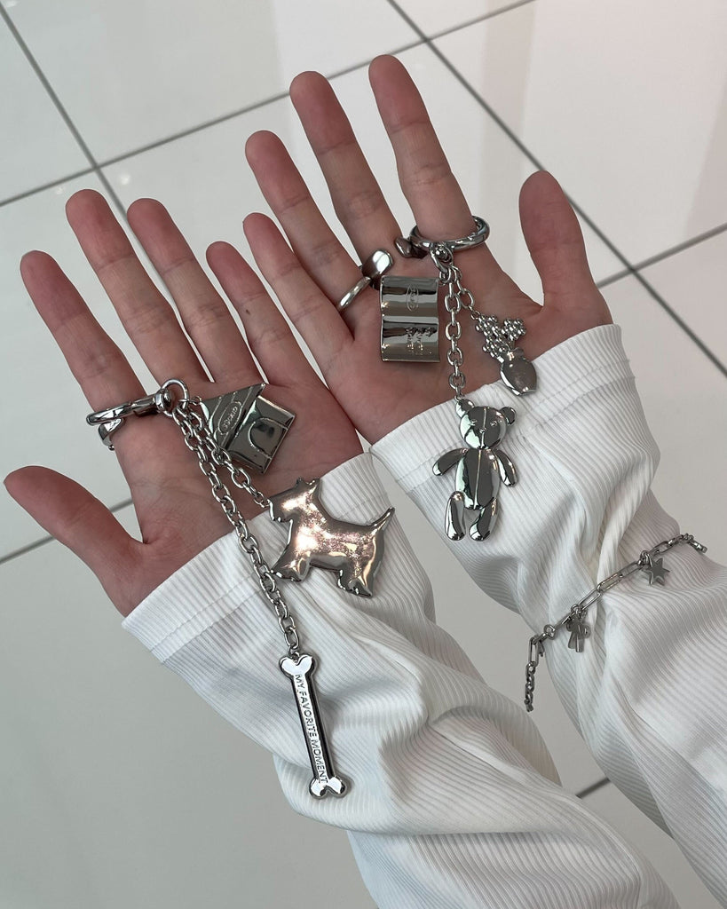 MY FAVORITE MOMENT key charm (dog)