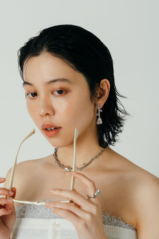 Truth rose necklace