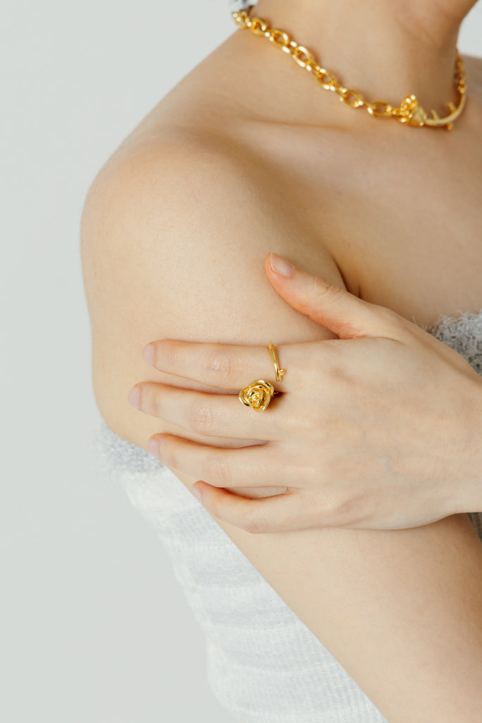 Truth rose ring
