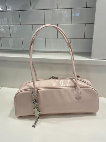 MY FAVORITE MOMENT key charm (dog)