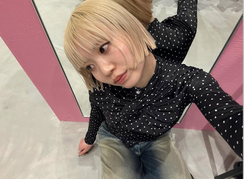 Present ribbon necklace