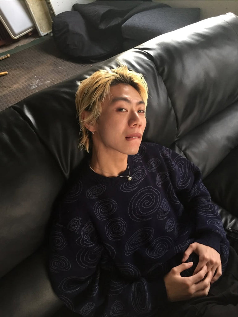 Present ribbon necklace