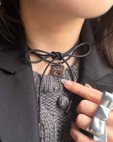 little sunny bite meets 33club choker (pan clip)