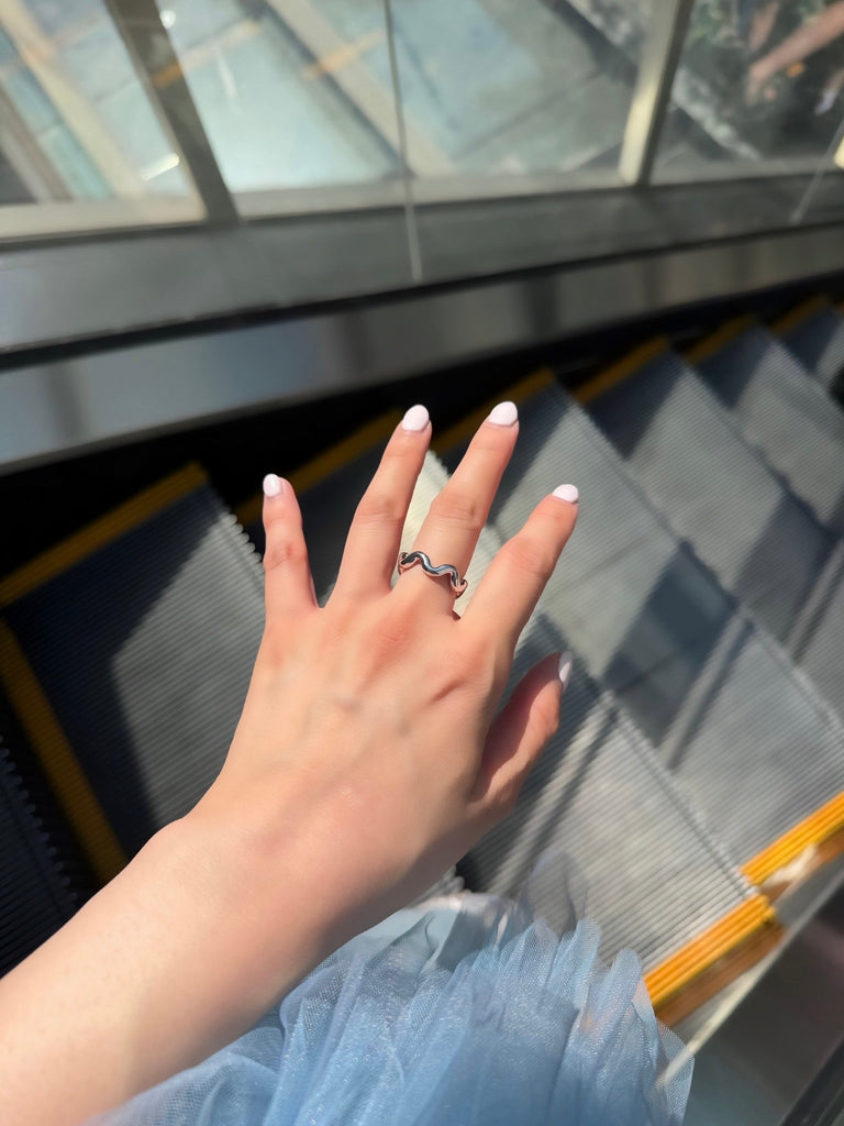 Sea wave ring
