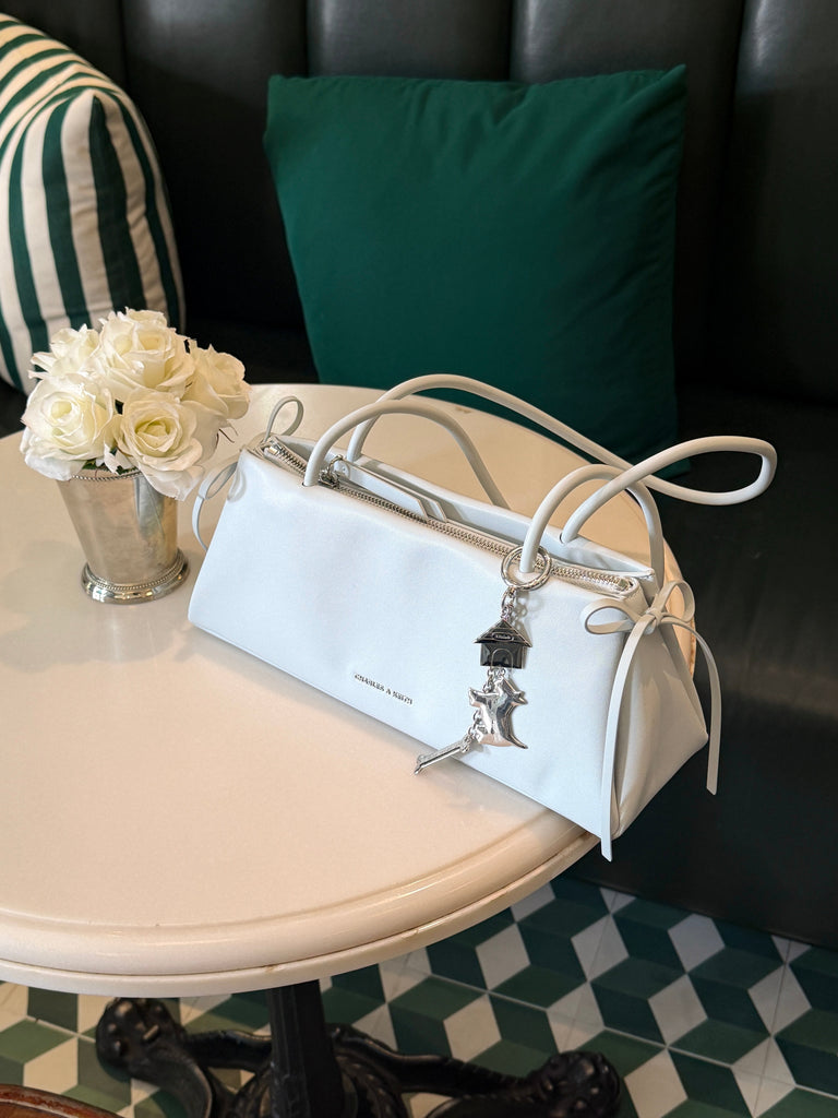 MY FAVORITE MOMENT key charm (dog)