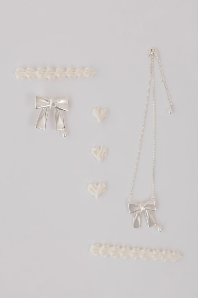 Pearl party ribbon necklace