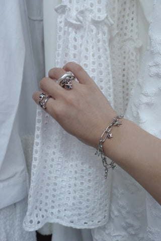 Open dancing hexagram ring